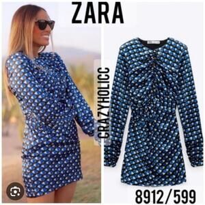 Zara Blue Short dress with round neck and long sleeves. Pleat detail